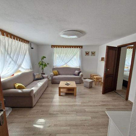 Stol Apartments Zirovnica Bagian luar foto