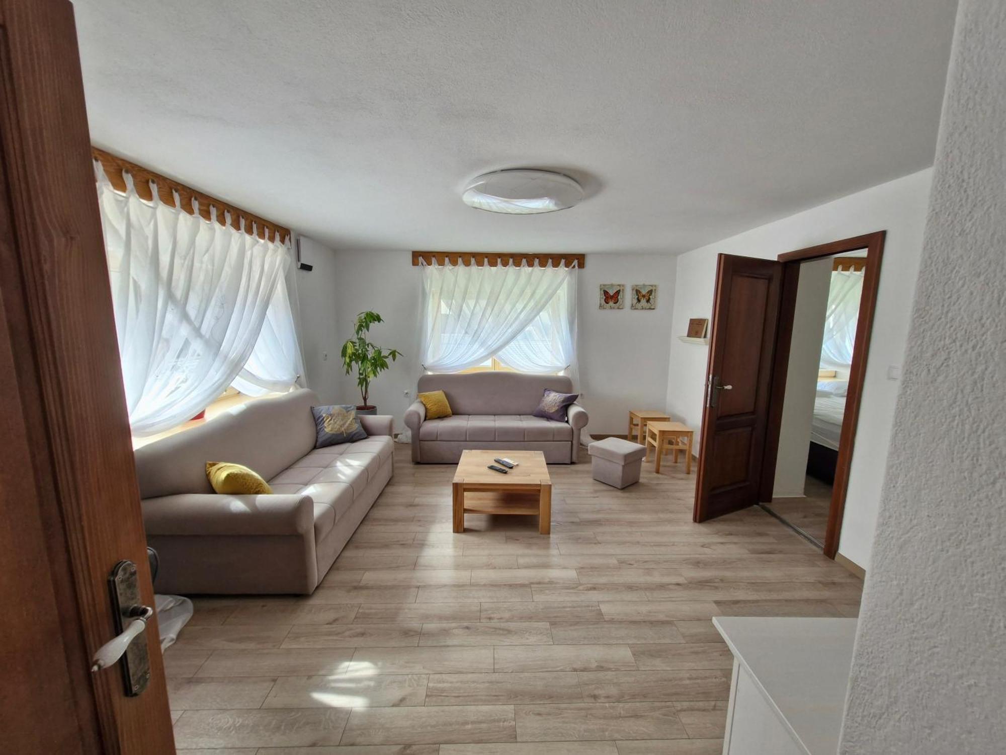 Stol Apartments Zirovnica Bagian luar foto